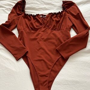 XL SQUARE NECK LONH SLEEVE BODY SUIT - USED